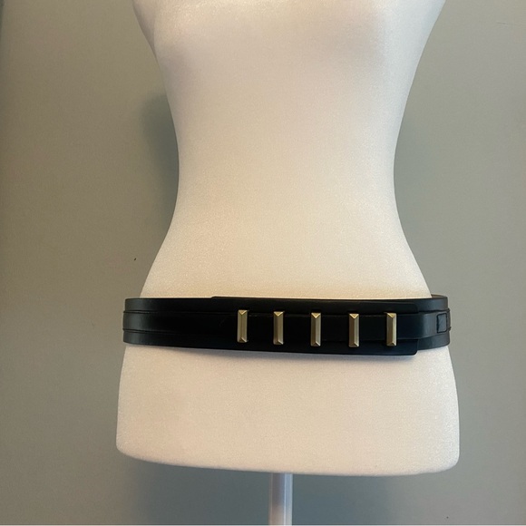BCBGMaxAzria Gold and Black Fashion Belt with Decorative Buckle main image 6